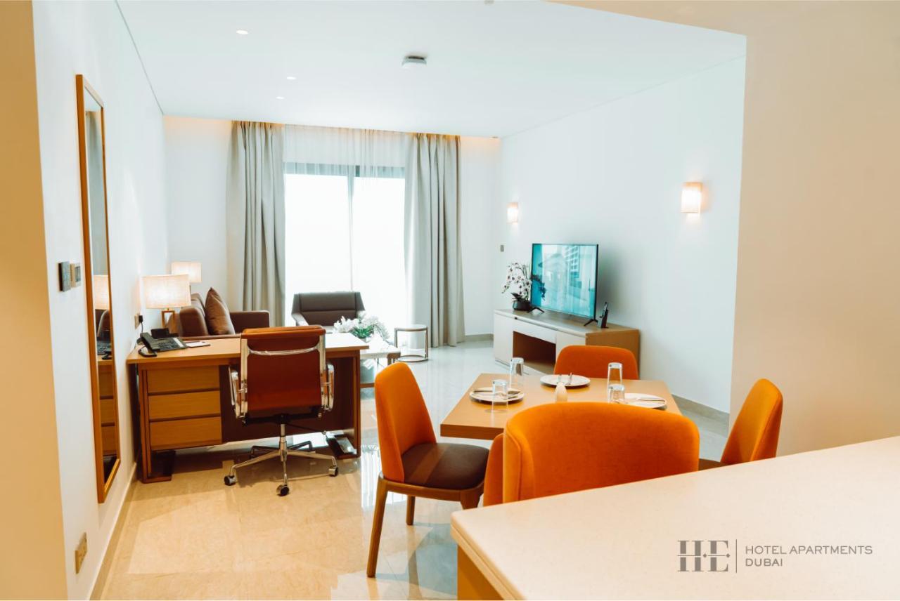 He Hotel Apartments Dubai Oda fotoğraf A living room at the hotel
